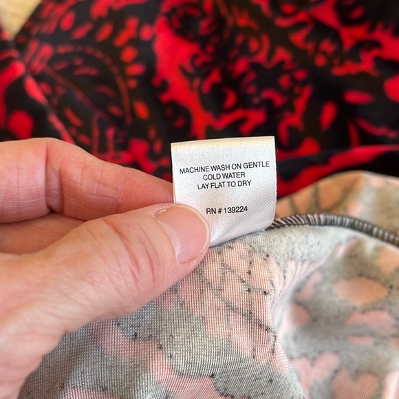 LBISSE Dress Women’s XL Velvety Stretchy Fit & Flare Red Black Boho Party - Picture 15 of 17